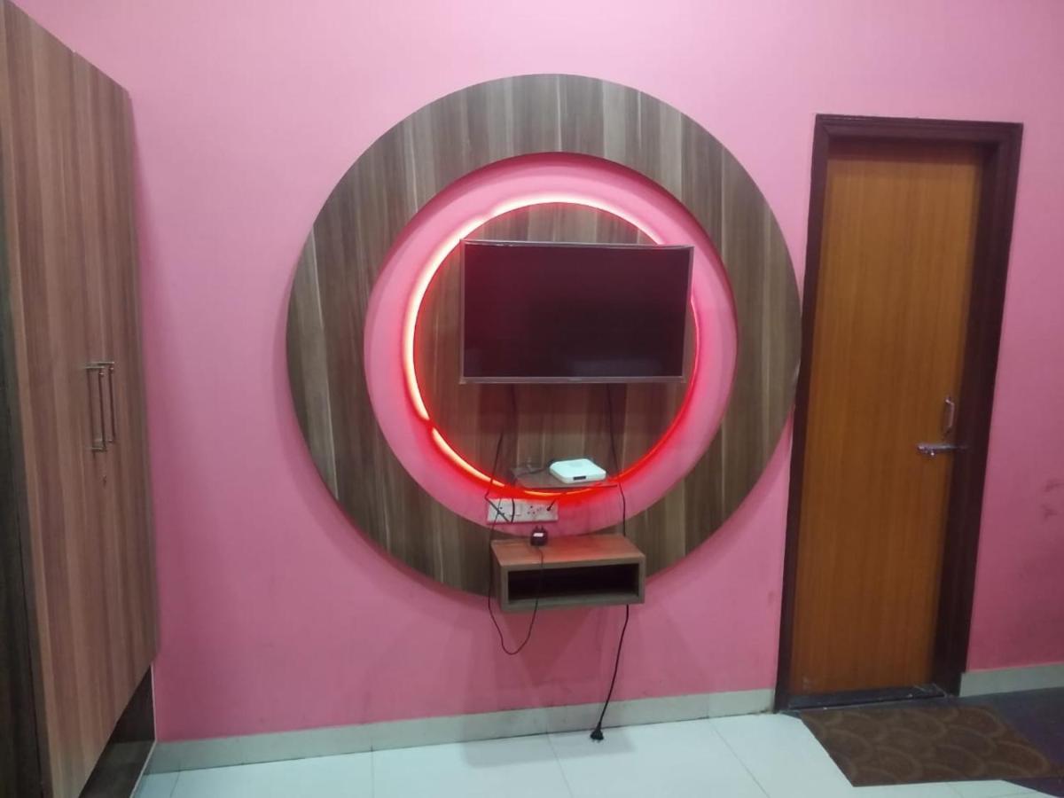 Negi'S Grand By Wb Hotels Kanpur Eksteriør billede