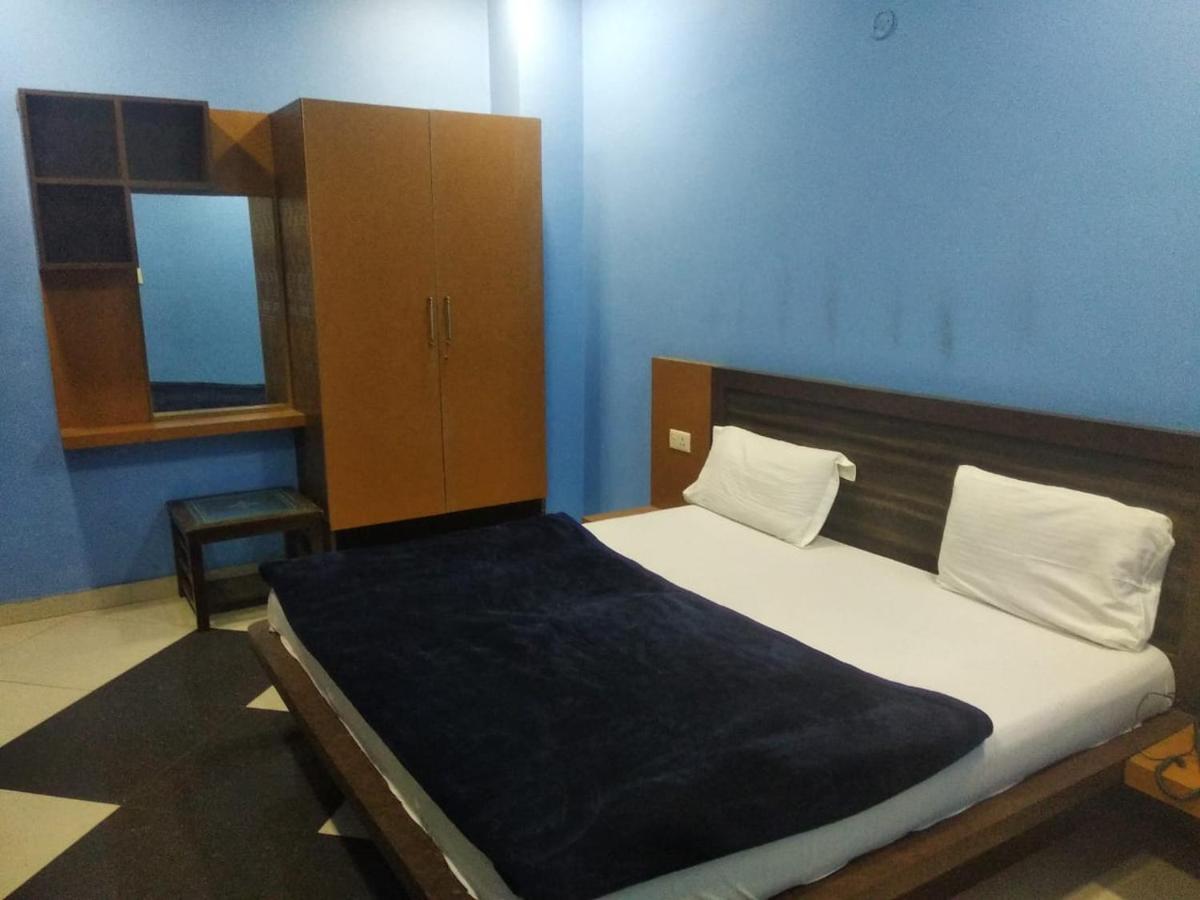 Negi'S Grand By Wb Hotels Kanpur Eksteriør billede