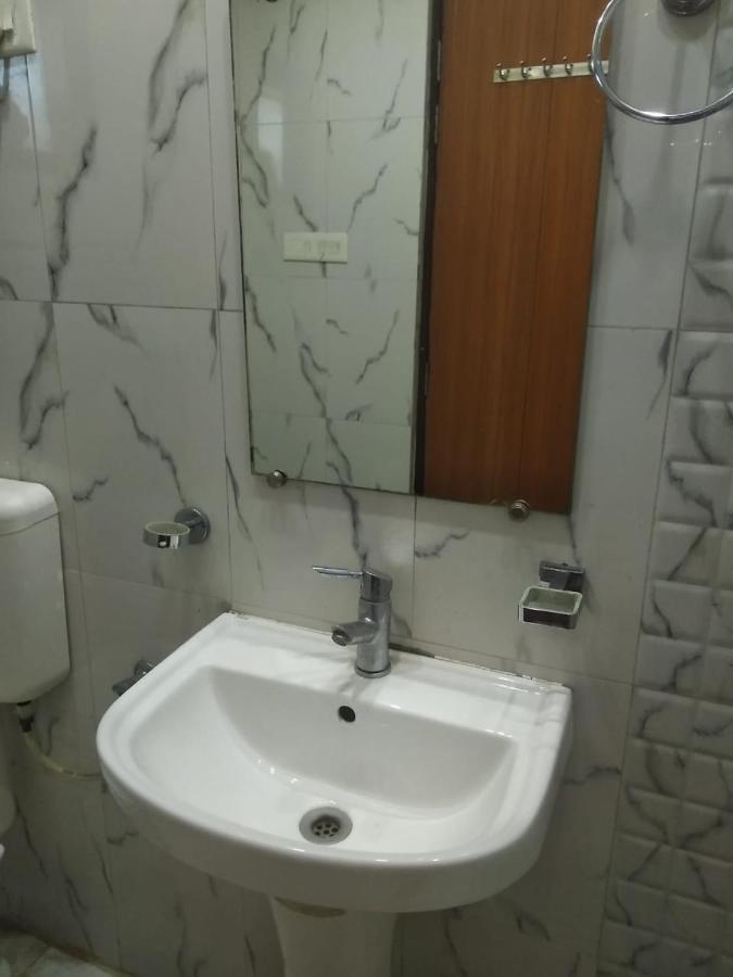 Negi'S Grand By Wb Hotels Kanpur Eksteriør billede