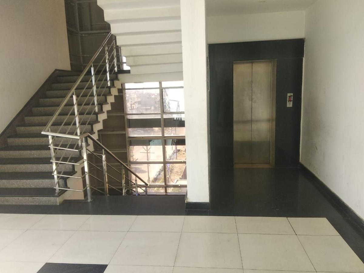 Negi'S Grand By Wb Hotels Kanpur Eksteriør billede