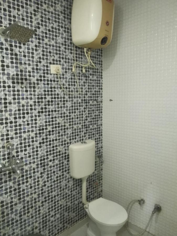 Negi'S Grand By Wb Hotels Kanpur Eksteriør billede