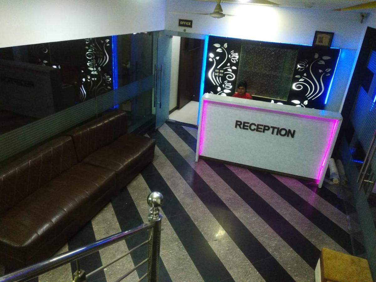 Negi'S Grand By Wb Hotels Kanpur Eksteriør billede