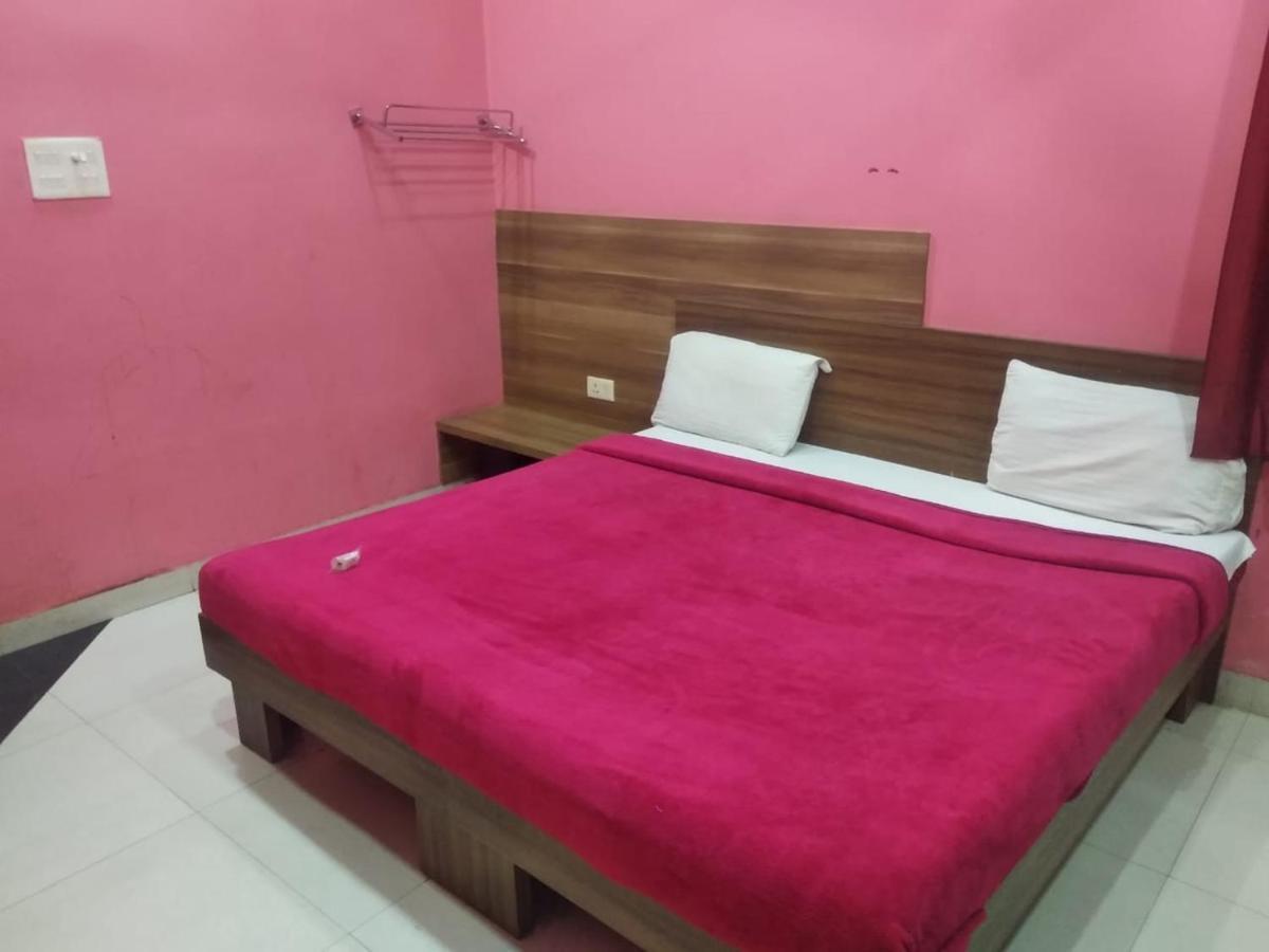 Negi'S Grand By Wb Hotels Kanpur Eksteriør billede