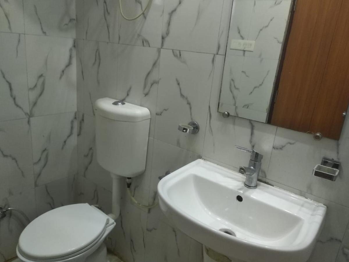 Negi'S Grand By Wb Hotels Kanpur Eksteriør billede