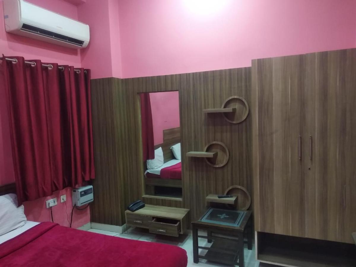 Negi'S Grand By Wb Hotels Kanpur Eksteriør billede